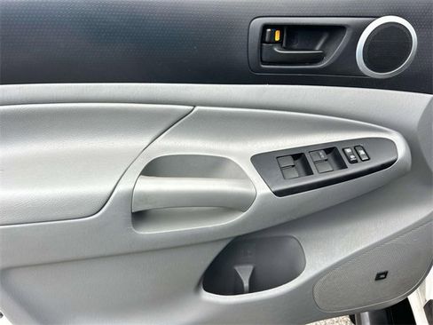 Used 2012 Toyota Tacoma 4x4 Double Cab image 25