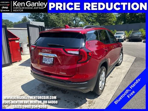 Used 2023 GMC Terrain SLE w/ Driver Convenience Package AWD/4WD image 9