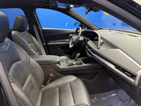 Used 2025 Cadillac XT4 Premium Luxury w/ Cold Weather Package AWD/4WD image 25
