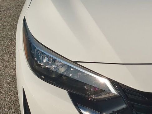 Used 2025 Nissan Sentra S FWD image 9