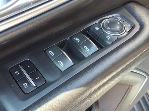 Used 2021 Chevrolet Tahoe Premier w/ Premium Package AWD/4WD image 12