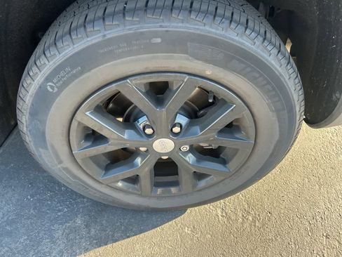 Used 2021 Jeep Grand Cherokee L Limited image 15