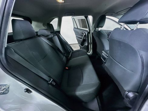 Used 2021 Toyota RAV4 LE FWD image 11