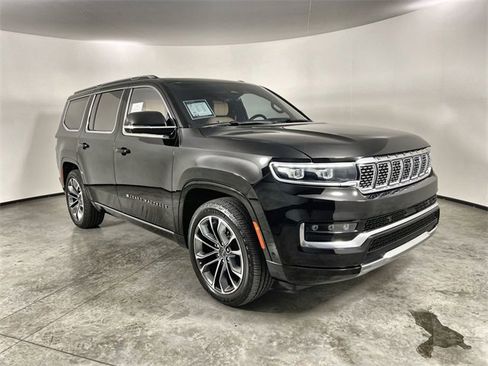 Used 2022 Jeep Grand Wagoneer Series III w/ Flexible Seating Group image 2