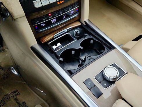 Used 2014 Mercedes-Benz E 350 4MATIC Sedan image 16