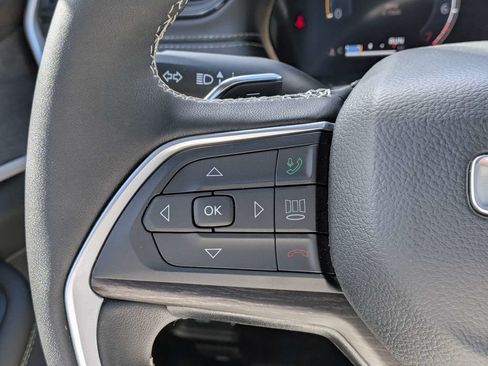 Used 2026 Jeep Grand Cherokee Limited AWD/4WD image 23