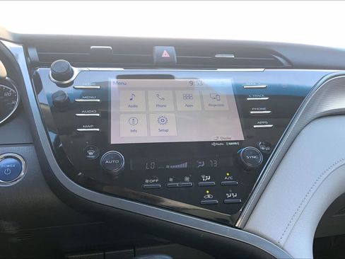 Used 2020 Toyota Camry SE w/ Sunroof Package FWD image 34