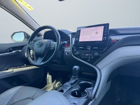 Used 2021 Toyota Camry XSE FWD image 14