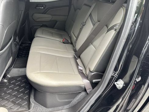 Used 2025 Chevrolet Colorado ZR2 w/ Technology Package AWD/4WD image 22