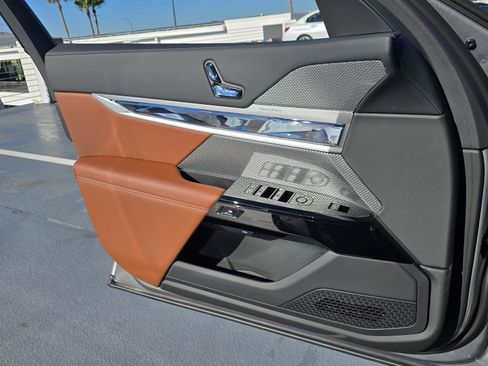 New 2025 BMW 760i xDrive image 17
