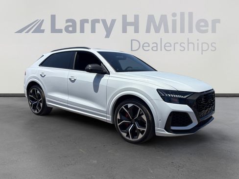 Used 2024 Audi RS Q8 w/ Black Optic Package image 7