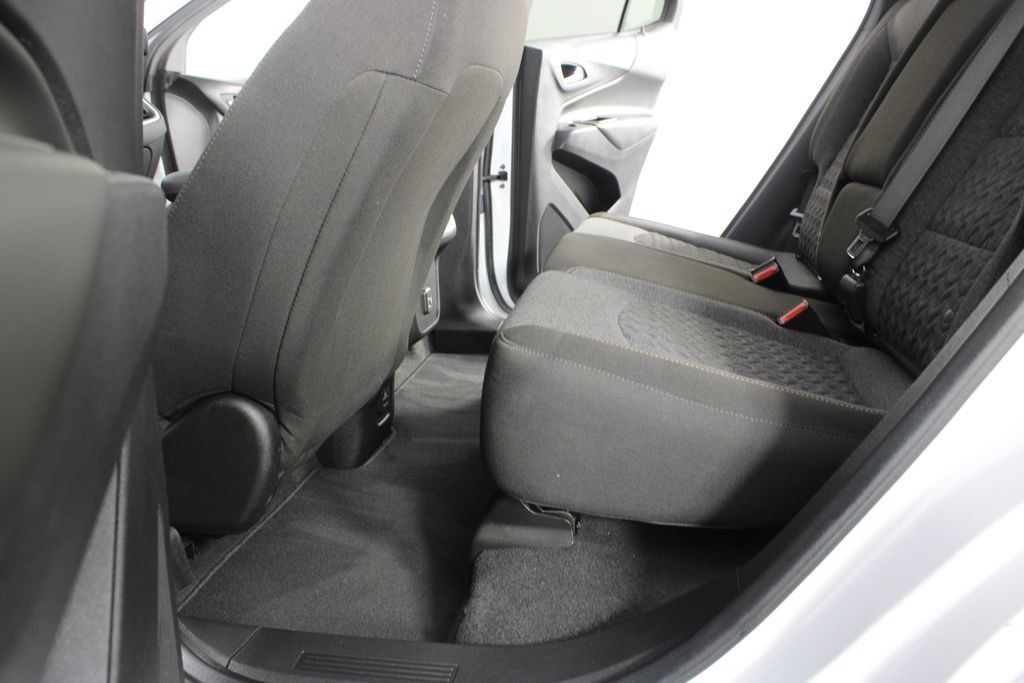 Used 2024 Chevrolet Equinox LT FWD image 17