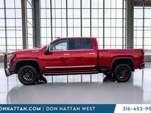 Used 2025 Chevrolet Silverado 2500 High Country w/ High Country Premium Package AWD/4WD image 2