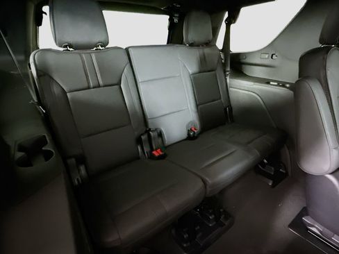 Used 2025 Chevrolet Tahoe RST w/ RST Performance Edition AWD/4WD image 27