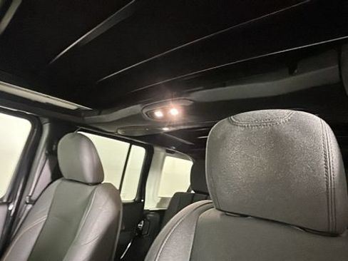 Used 2024 Jeep Wrangler Unlimited AWD/4WD image 11