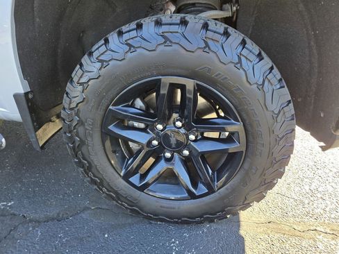 Used 2021 Chevrolet Silverado 1500 LT Trail Boss w/ Bed Protection Package image 39