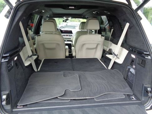 Used 2022 BMW X7 xDrive40i w/ Executive Package AWD/4WD image 17