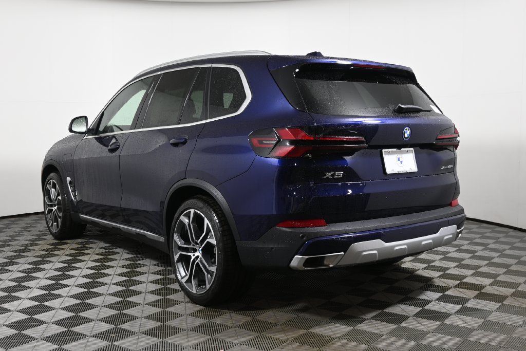 Used 2026 BMW X5 xDrive50e w/ Climate Comfort Package AWD/4WD image 5