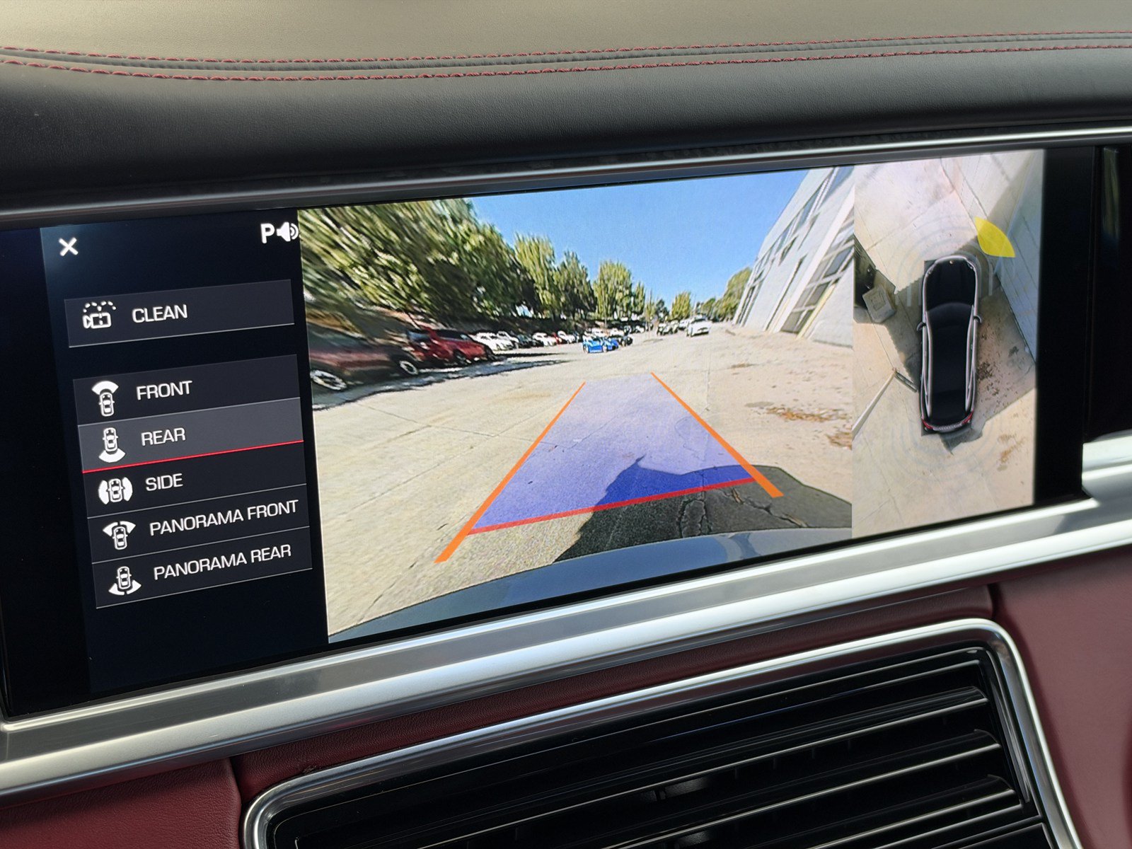Used 2018 Porsche Panamera 4 AWD/4WD image 23