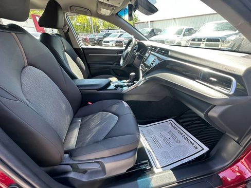 Used 2018 Toyota Camry LE w/ Convenience Package FWD image 13