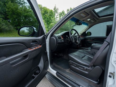 Used 2012 Chevrolet Tahoe LT w/ All-Star Edition AWD/4WD image 10