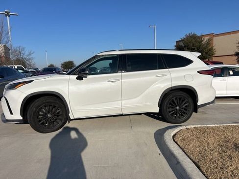 Used 2023 Toyota Highlander XSE image 7
