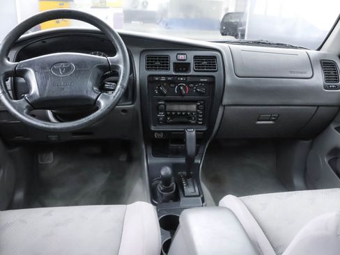 Used 2001 Toyota 4Runner SR5 image 6