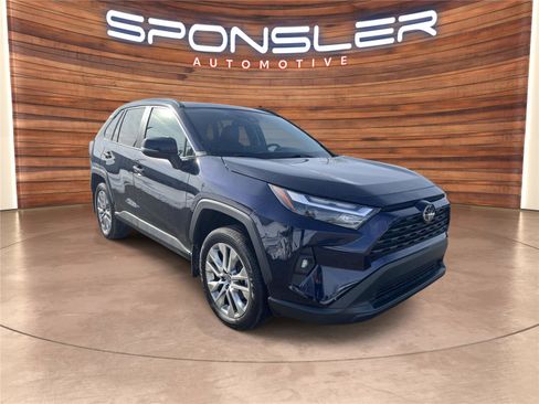 Used 2023 Toyota RAV4 XLE Premium image 7