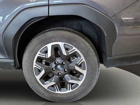 Used 2025 Subaru Forester Premium AWD/4WD image 20