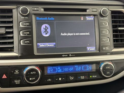 Used 2015 Toyota Highlander XLE FWD image 24