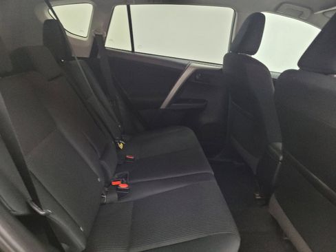 Used 2018 Toyota RAV4 LE FWD image 19