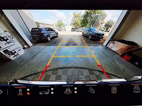 New 2026 GMC Sierra 1500 SLE w/ Preferred Package image 4