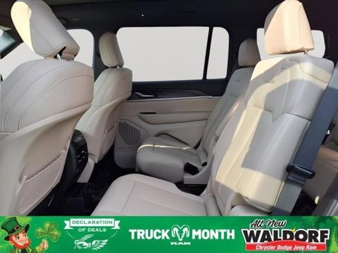 New 2025 Jeep Grand Cherokee L Limited image 15