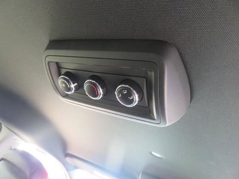 Used 2019 Dodge Grand Caravan SXT image 20