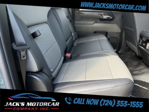 Used 2025 Chevrolet Silverado 2500 ZR2 w/ Technology Package image 16