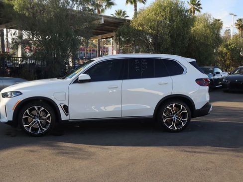 Certified 2024 BMW X5 xDrive50e w/ Premium Package image 5