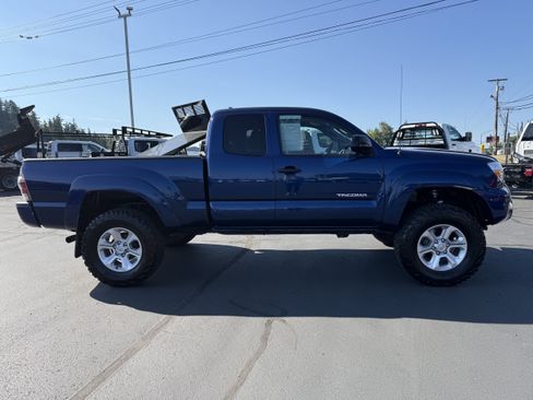 Used 2014 Toyota Tacoma 4x4 Access Cab w/ SR5 Package image 4