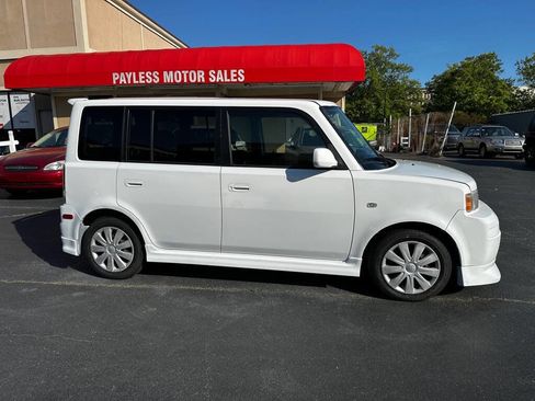 Used 2005 Scion xB FWD image 8