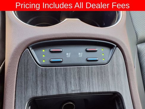 Used 2021 Toyota Venza XLE w/ Softex Package AWD/4WD image 31