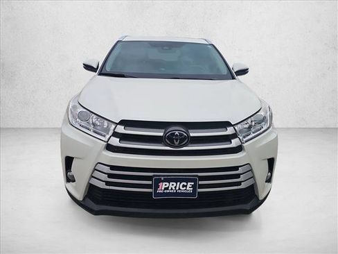 Used 2019 Toyota Highlander XLE image 8