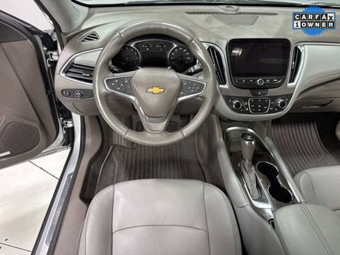 Used 2018 Chevrolet Malibu Premier image 14