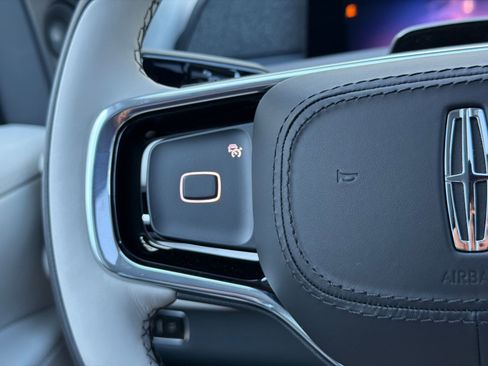 New 2026 Lincoln Navigator Reserve AWD/4WD image 25