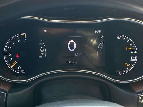 Used 2020 Jeep Grand Cherokee Overland AWD/4WD image 14