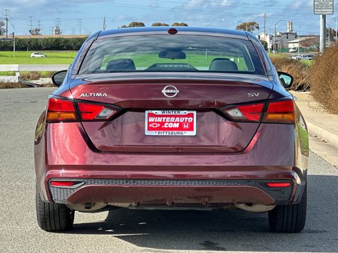 Used 2024 Nissan Altima 2.5 SV image 5
