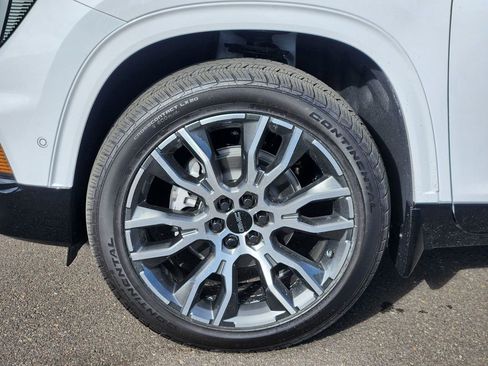 New 2026 GMC Acadia Denali Ultimate w/ LPO, Floor Liner Package AWD/4WD image 9