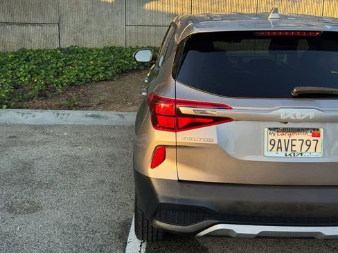 Used 2022 Kia Seltos LX image 17