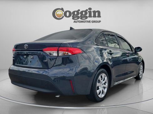 Used 2024 Toyota Corolla LE image 3