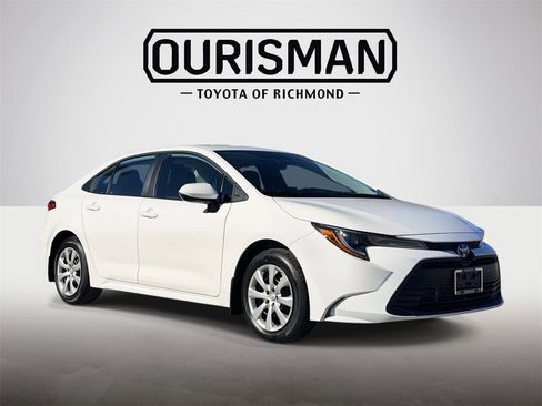 Used 2026 Toyota Corolla LE image 1