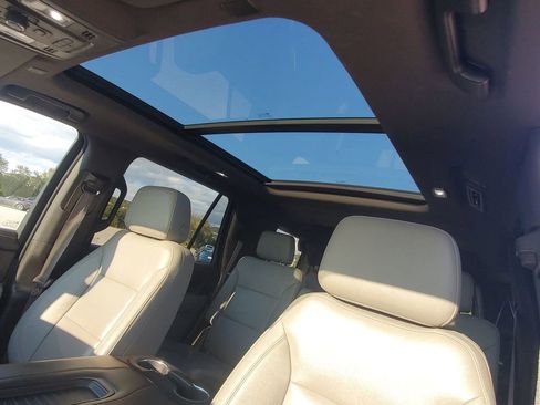 Used 2022 Chevrolet Tahoe Z71 w/ Luxury Package image 30