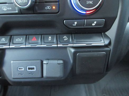 Certified 2020 Chevrolet Silverado 1500 LT w/ All-Star Edition AWD/4WD image 33